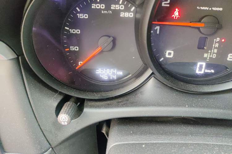 Used Porsche Macan 2021 Macan 2.0T Odometer Close Up