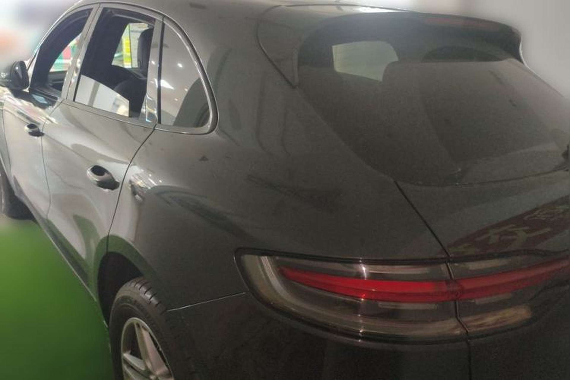 Used Porsche Macan 2021 Macan 2.0T Rear Left 45 Deg