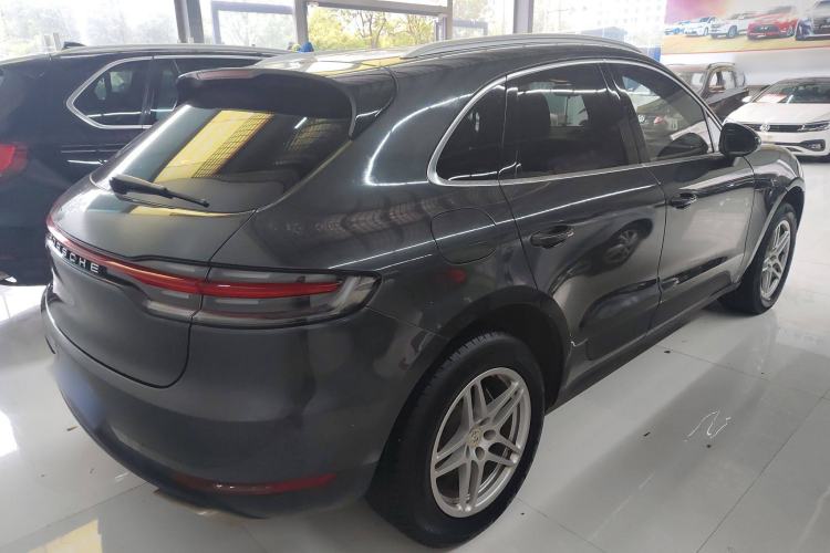Used Porsche Macan 2021 Macan 2.0T Rear Right 45 Deg
