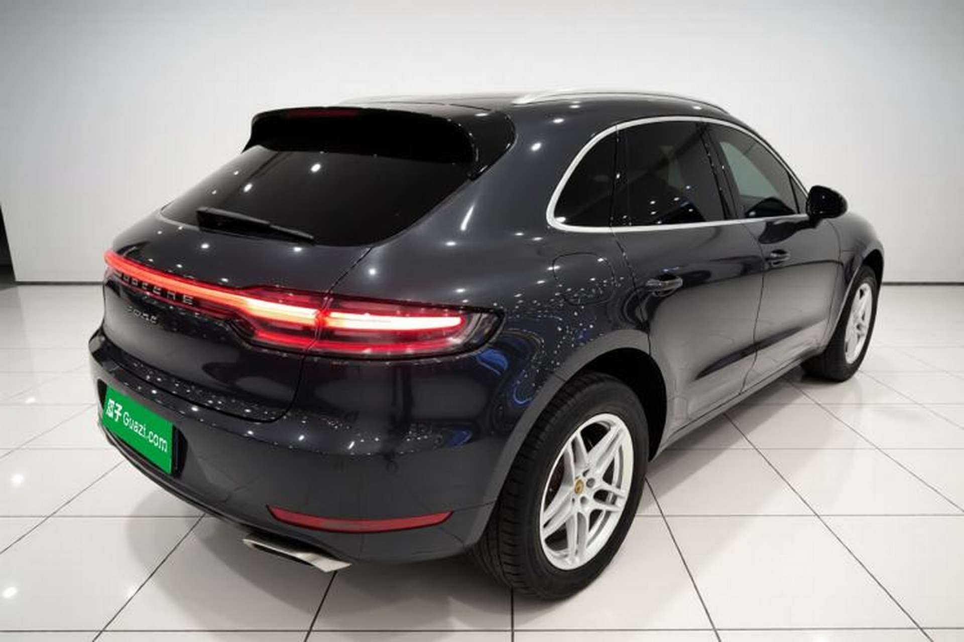 Used Porsche Macan 2021 Macan 2.0T Rear Right 45 Deg