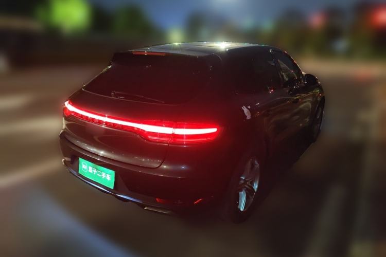 Used Porsche Macan 2021 Macan 2.0T Rear Right 45 Deg