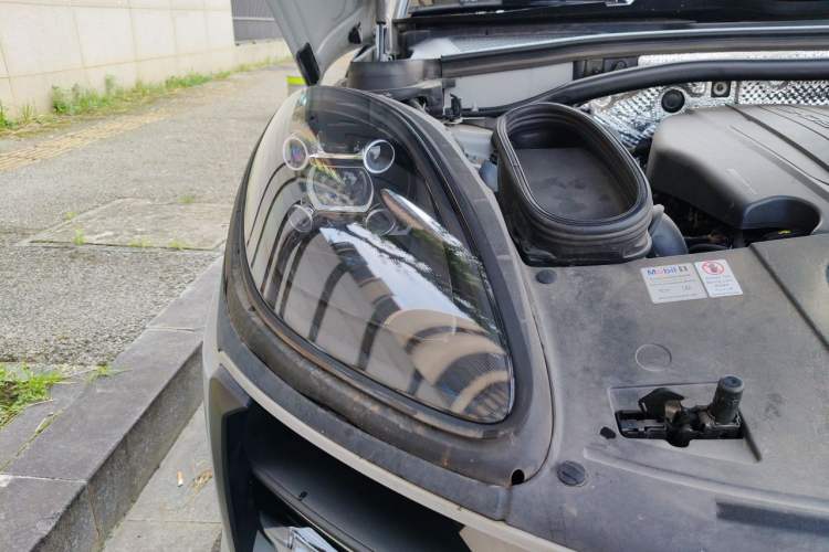 Used Porsche Macan 2021 Macan 2.0T Right Front Headlight