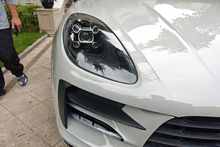 Used Porsche Macan 2021 Macan 2.0T Right Front Headlight