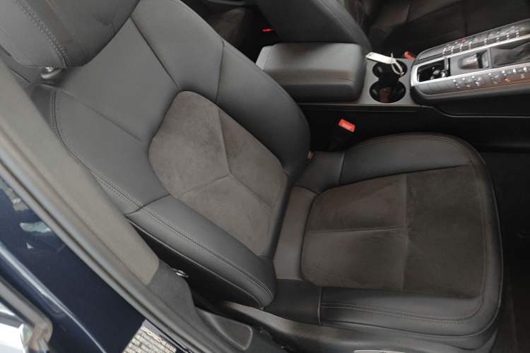 Used Porsche Macan 2021 Macan 2.0T Right Front Seat