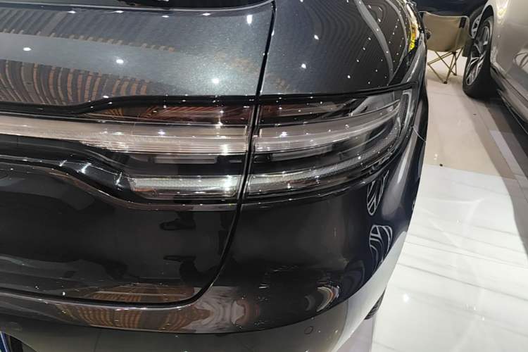 Used Porsche Macan 2021 Macan S 3.0T Right Rear Taillight