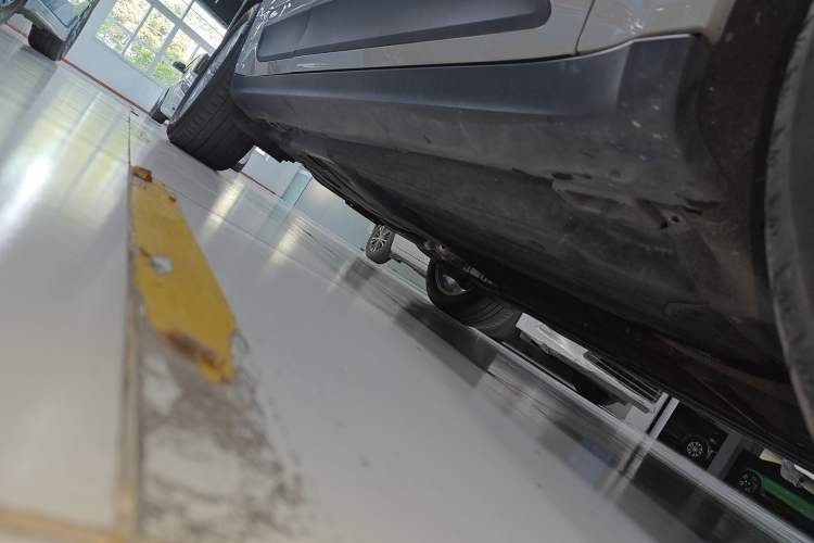 Used Porsche Macan 2021 Macan 2.0T Right Side Sill