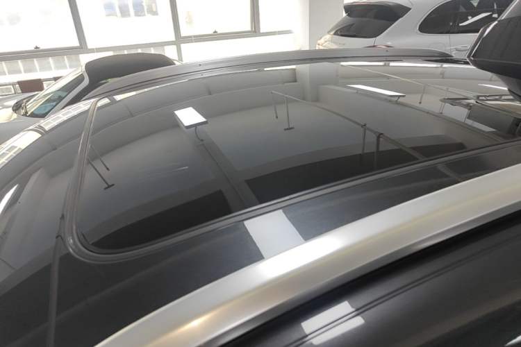 Used Porsche Macan 2021 Macan 2.0T Roof