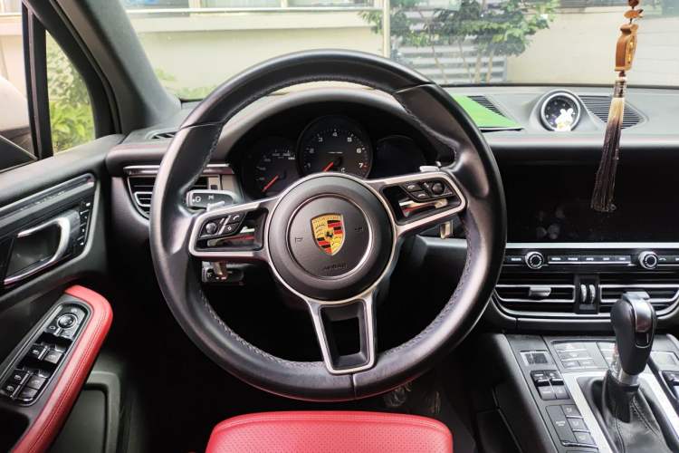 Used Porsche Macan 2021 Macan 2.0T Steering Wheel