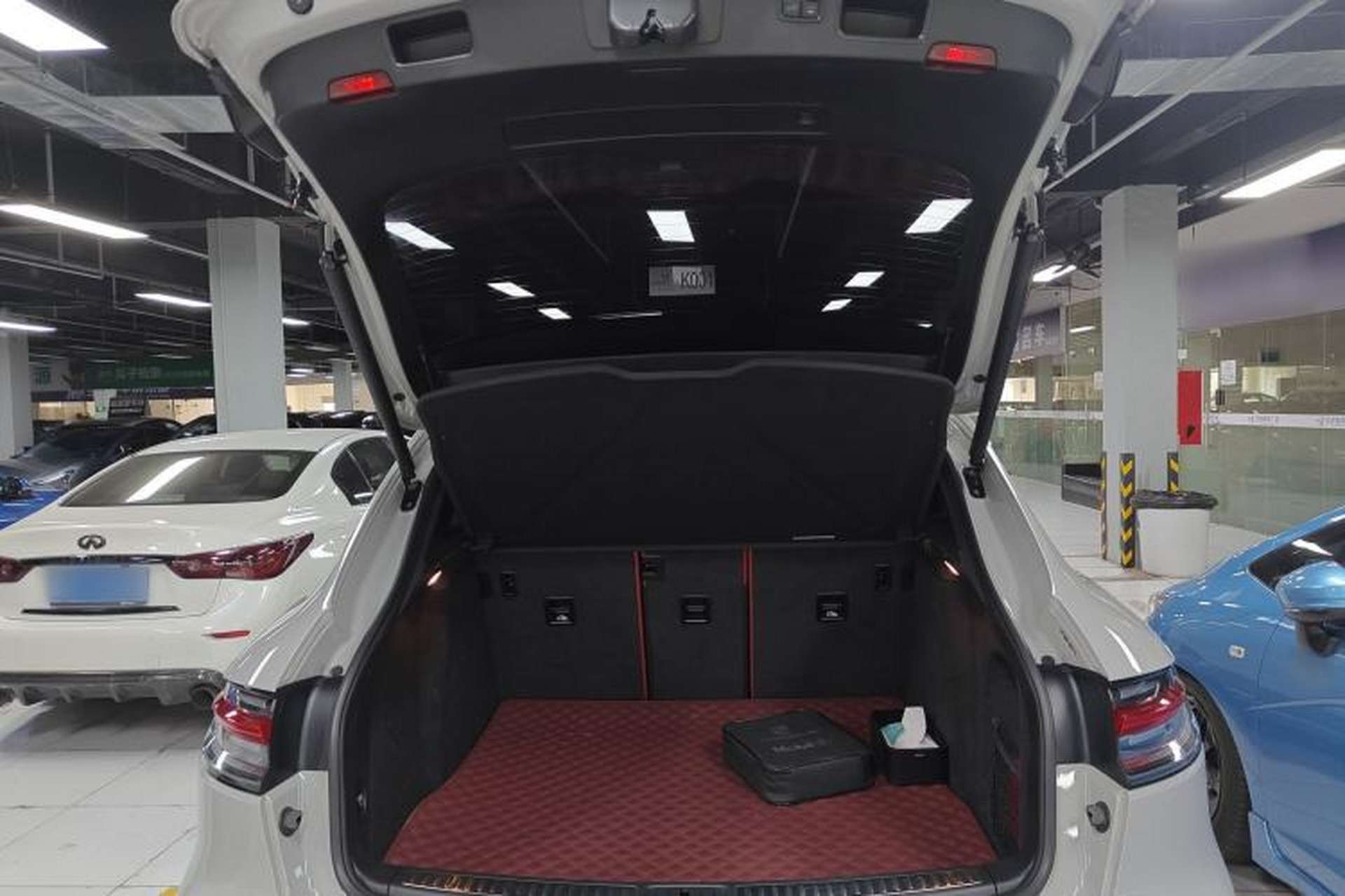 Used Porsche Macan 2021 Macan 2.0T Trunk