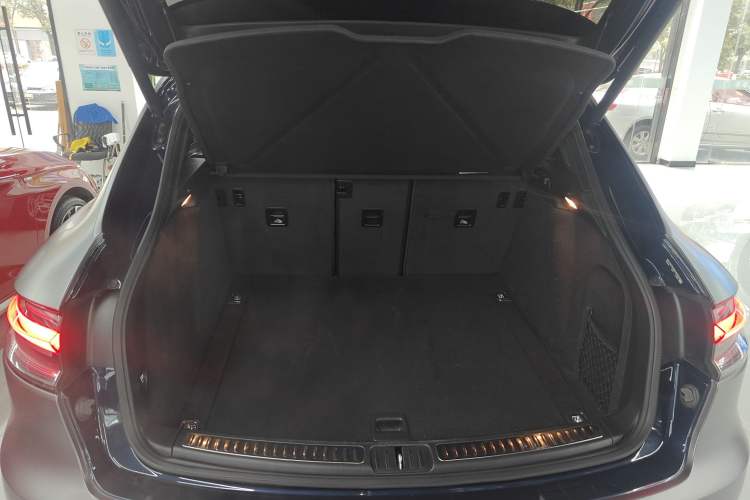 Used Porsche Macan 2021 Macan 2.0T Trunk