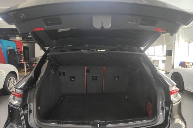 Used Porsche Macan 2021 Macan 2.0T Trunk