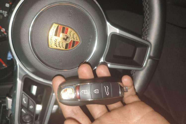 Used Porsche Macan 2021 Macan 2.0T Vehicle Key