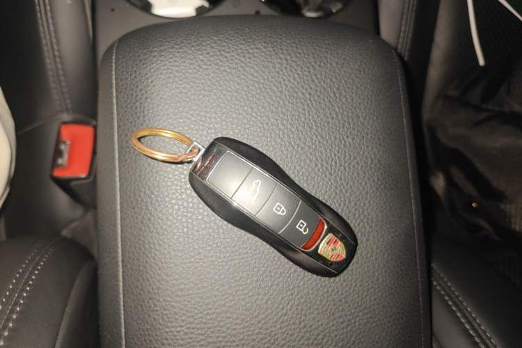 Used Porsche Macan 2021 Macan 2.0T Vehicle Key
