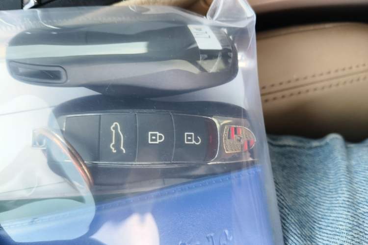 Used Porsche Macan 2021 Macan 2.0T Vehicle Key