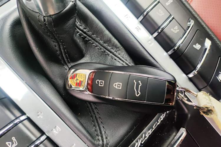 Used Porsche Macan 2021 Macan 2.0T Vehicle Key