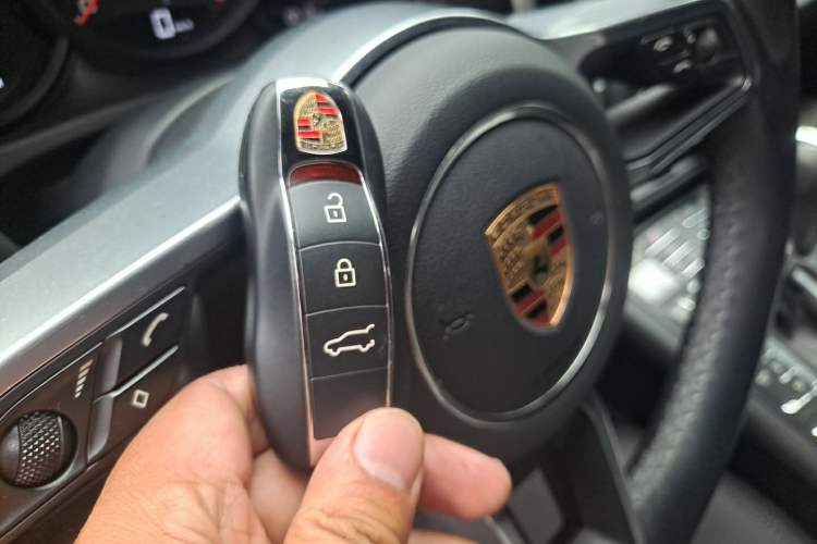 Used Porsche Macan 2021 Macan 2.0T Vehicle Key