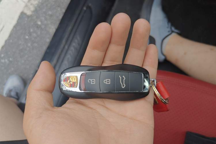 Used Porsche Macan 2021 Macan 2.0T Vehicle Key