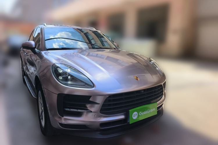 Used Porsche Macan 2021 Macan 2.0T Front Right 45 Deg