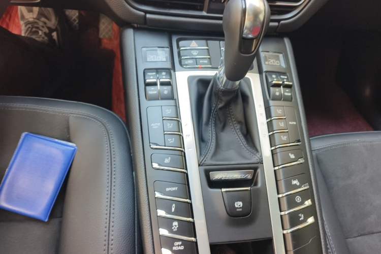 Used Porsche Macan 2021 Macan 2.0T Gear Lever