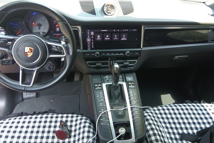 Used Porsche Macan 2021 Macan S 3.0T Center Console