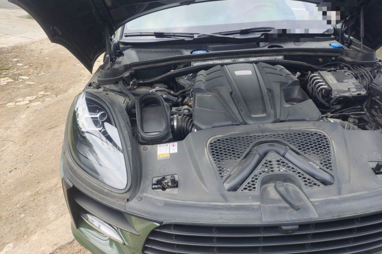Used Porsche Macan 2021 Macan S 3.0T Engine Bay Right