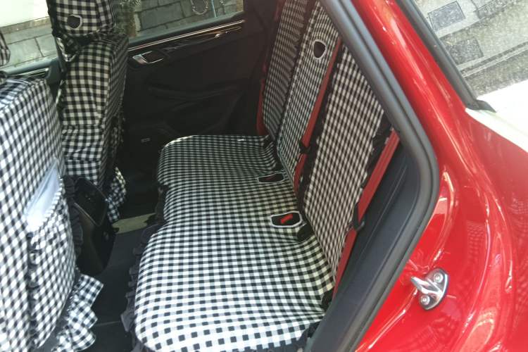 Used Porsche Macan 2021 Macan S 3.0T Left Rear Seat