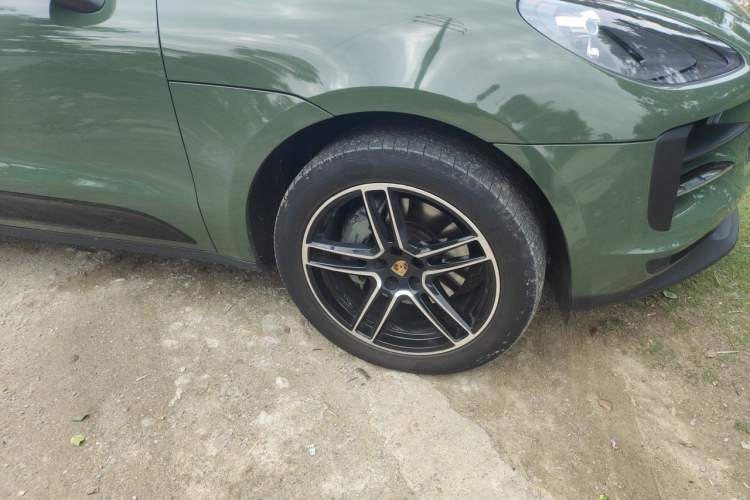 Used Porsche Macan 2021 Macan S 3.0T Right Front Wheel Hub