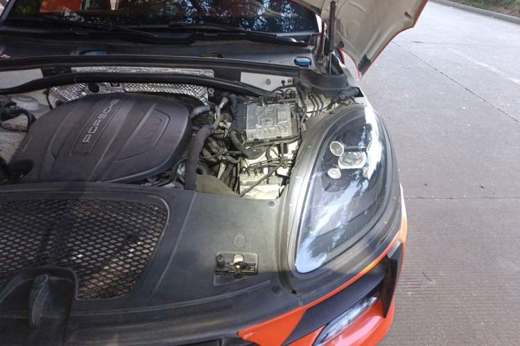 Used Porsche Macan 2021 Macan 2.0T Engine Bay Left