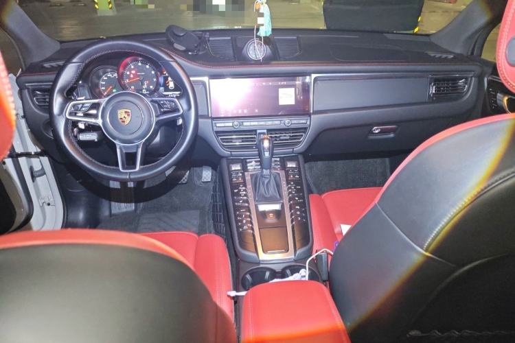 Used Porsche Macan 2021 Macan 2.0T Center Console