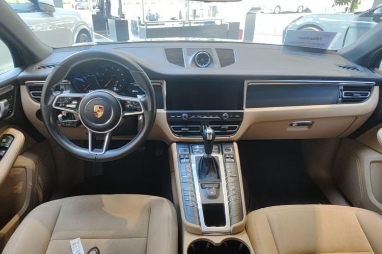 Used Porsche Macan 2021 Macan 2.0T Center Console