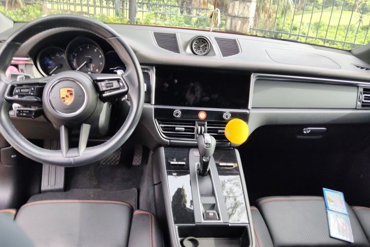 Used Porsche Macan  Center Console