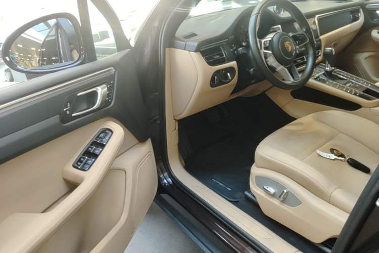 Used Porsche Macan 2021 Macan 2.0T Driver Seat
