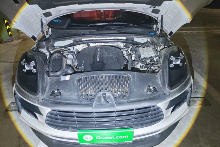 Used Porsche Macan 2021 Macan 2.0T Engine Bay