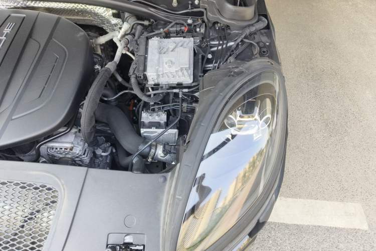 Used Porsche Macan 2021 Macan 2.0T Engine Bay Left