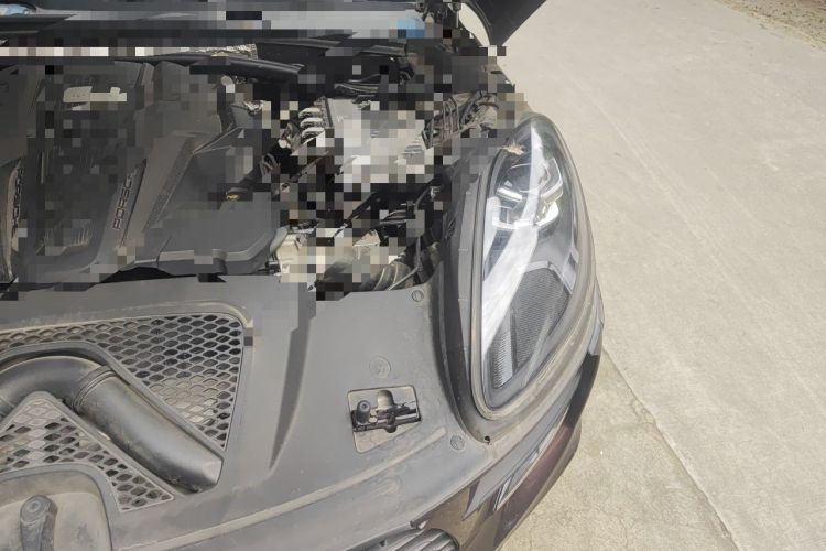 Used Porsche Macan 2021 Macan S 3.0T Engine Bay Left