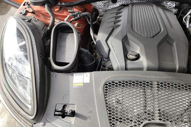 Used Porsche Macan  Engine Bay Right