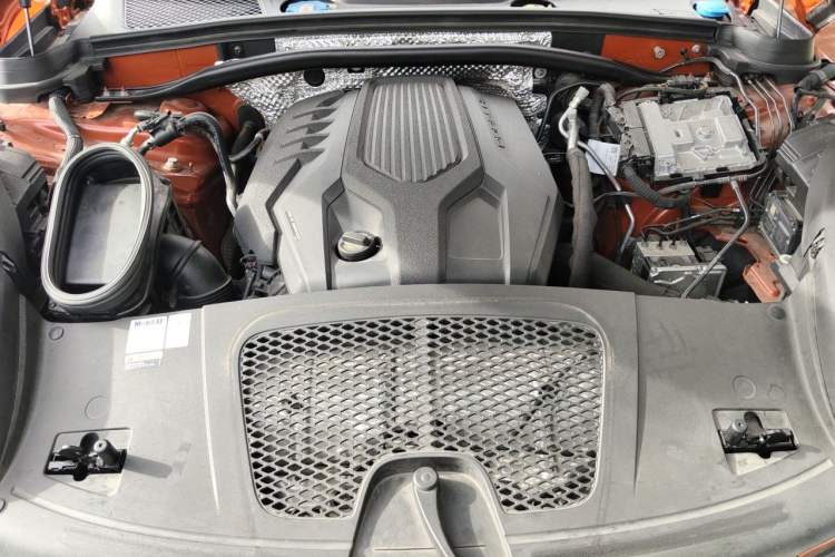 Used Porsche Macan  Engine Bay