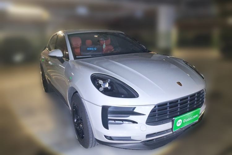 Used Porsche Macan 2021 Macan 2.0T Front Right 45 Deg