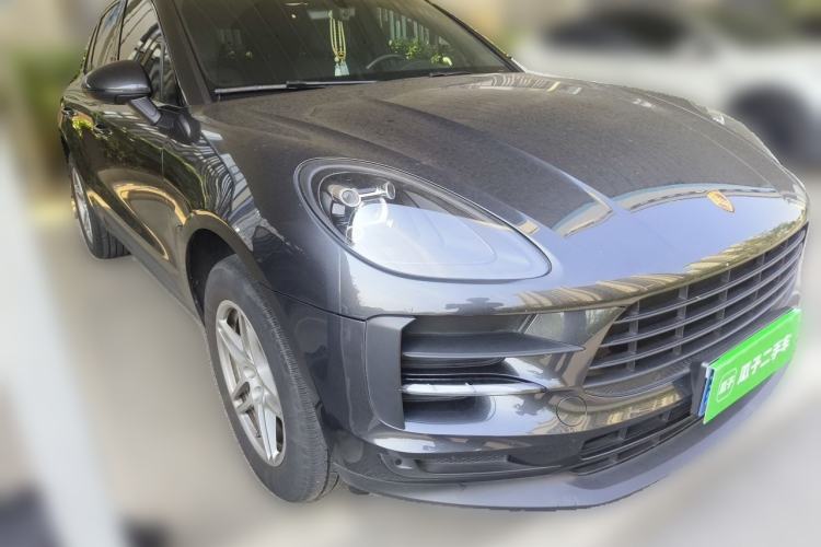 Used Porsche Macan 2021 Macan 2.0T Front Right 45 Deg