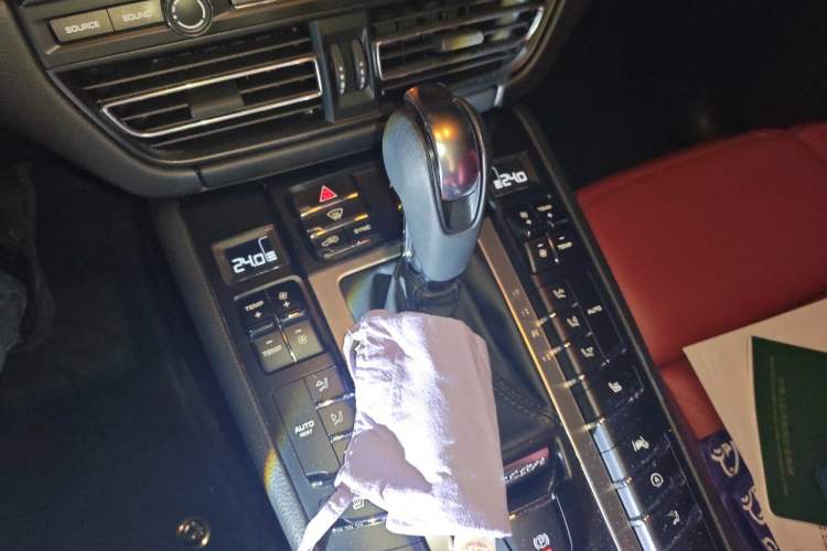 Used Porsche Macan 2021 Macan 2.0T Gear Lever