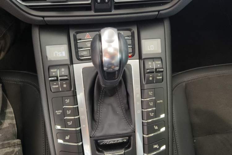 Used Porsche Macan 2021 Macan 2.0T Gear Lever