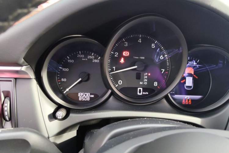 Used Porsche Macan  Instrument Cluster