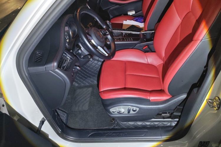 Used Porsche Macan 2021 Macan 2.0T Left Front Seat