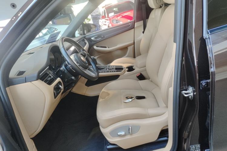 Used Porsche Macan 2021 Macan 2.0T Left Front Seat