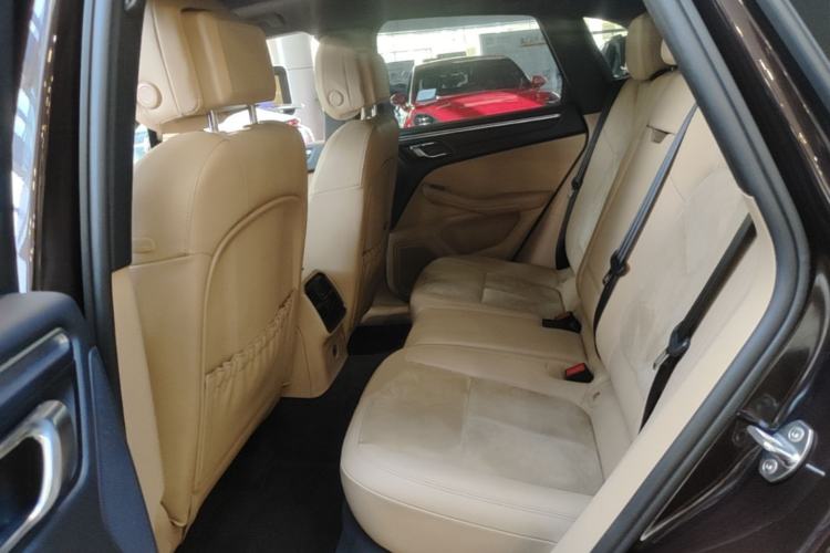 Used Porsche Macan 2021 Macan 2.0T Left Rear Seat