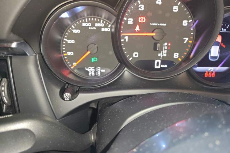Used Porsche Macan 2021 Macan 2.0T Odometer Close Up