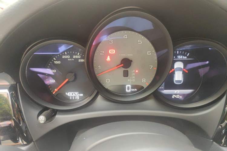 Used Porsche Macan 2021 Macan S 3.0T Odometer Close Up