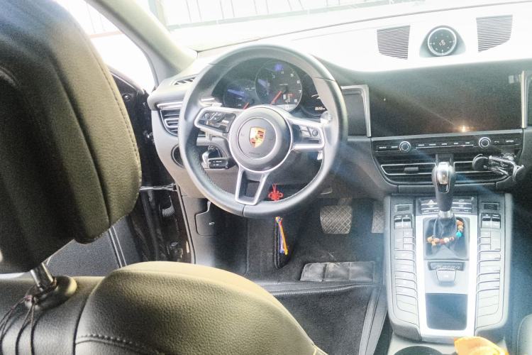 Used Porsche Macan 2021 Macan 2.0T Steering Wheel