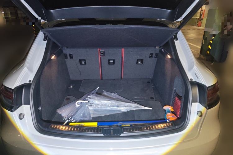 Used Porsche Macan 2021 Macan 2.0T Trunk