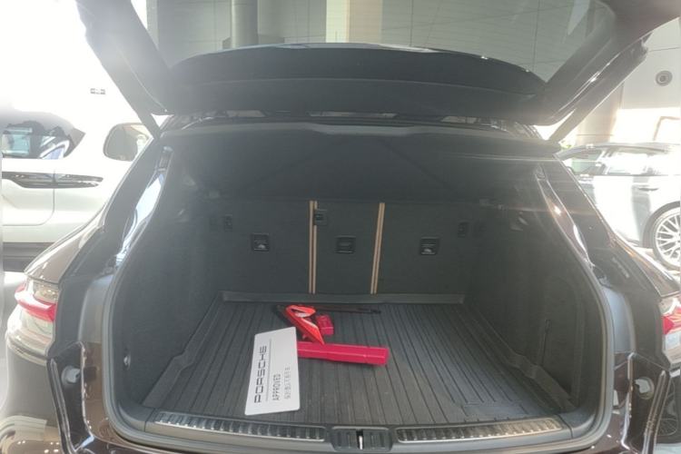 Used Porsche Macan 2021 Macan 2.0T Trunk